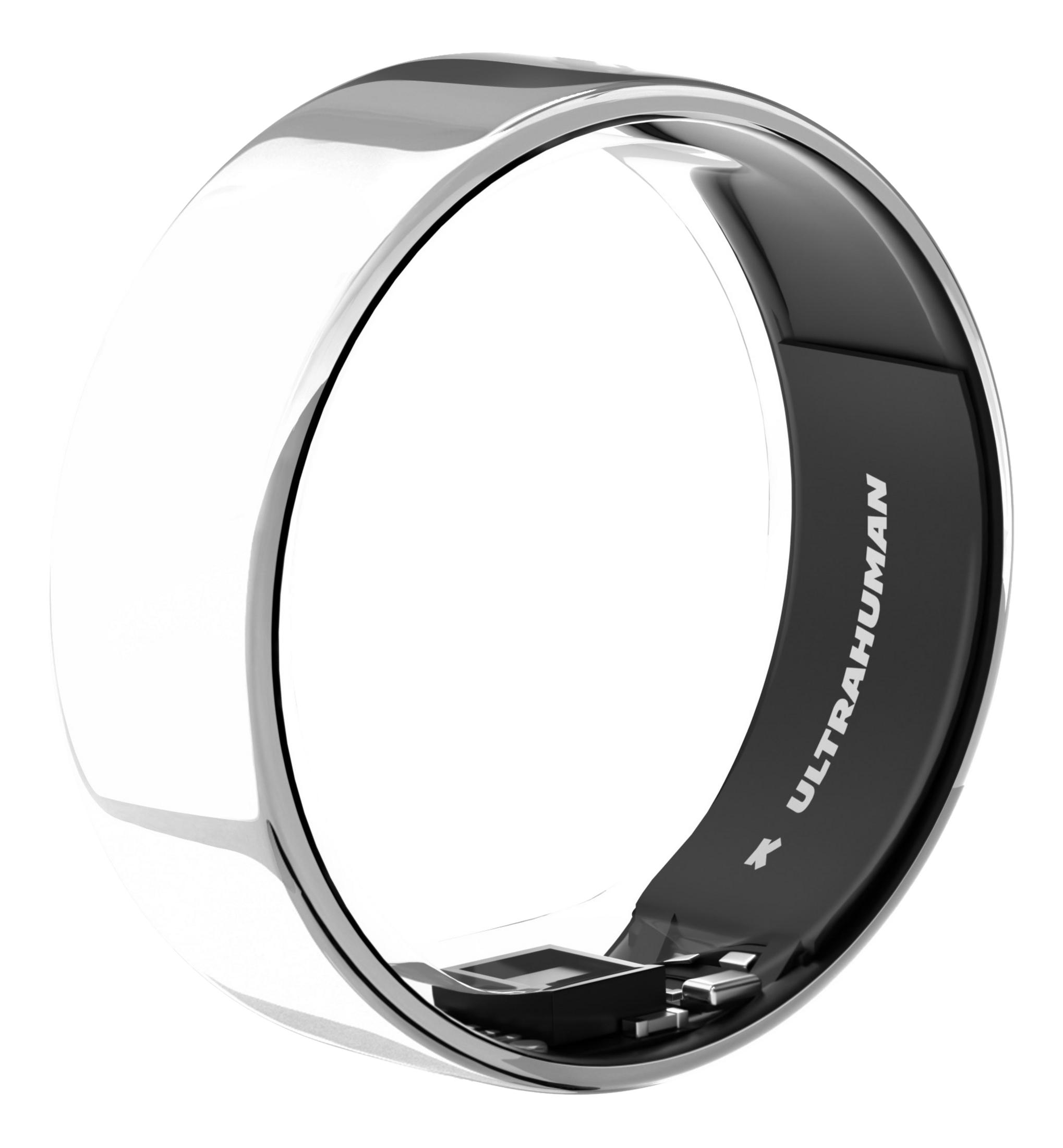 Un anillo brillante con parte interior negra y el texto ULTRATHUMAN.