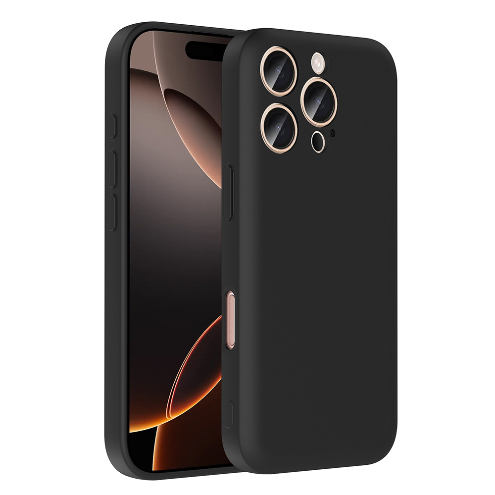 Üç kamera lensli ve altın halkalı siyah telefon kılıfı.