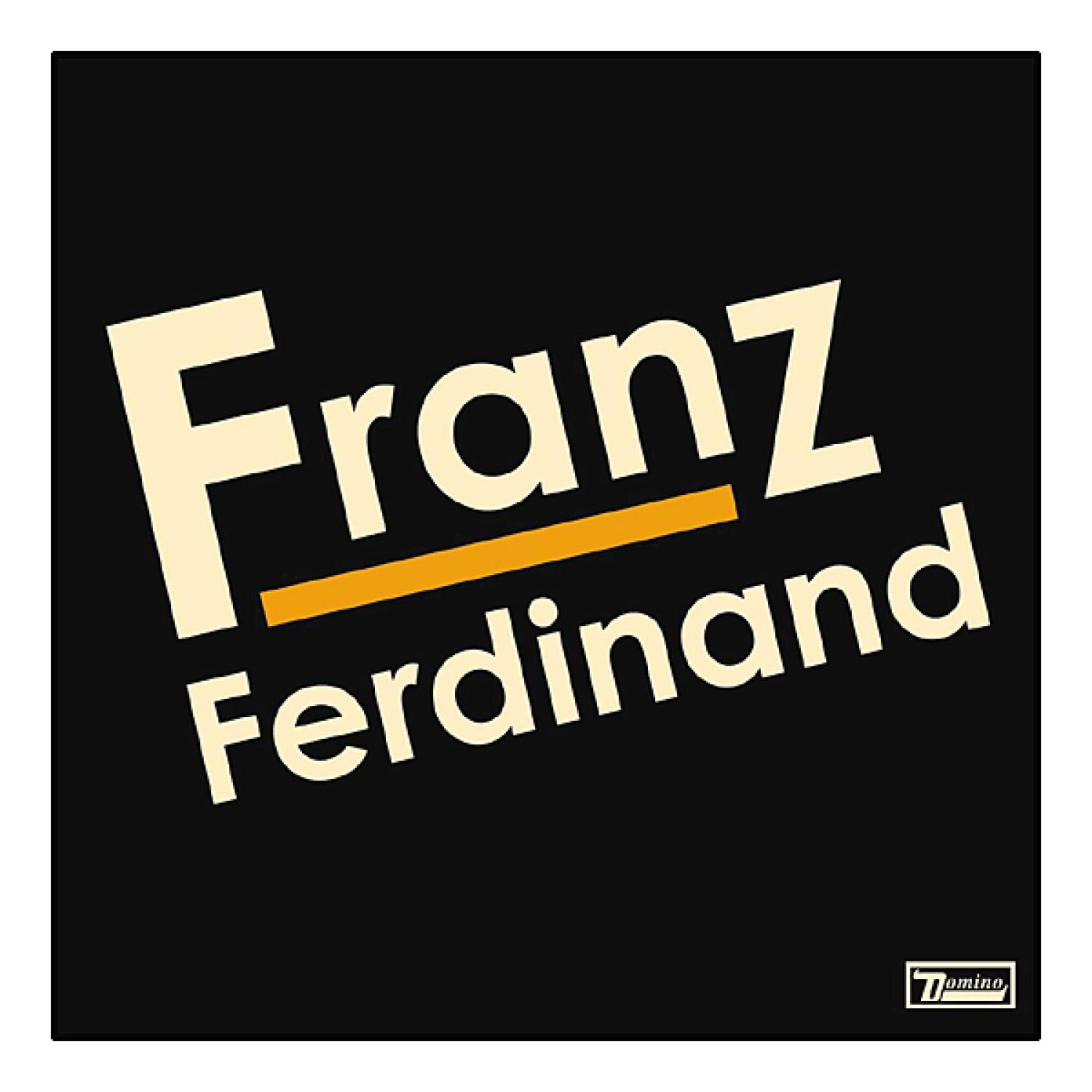 De tekst Franz Ferdinand op een zwarte achtergrond. Domino logo rechtsonder.