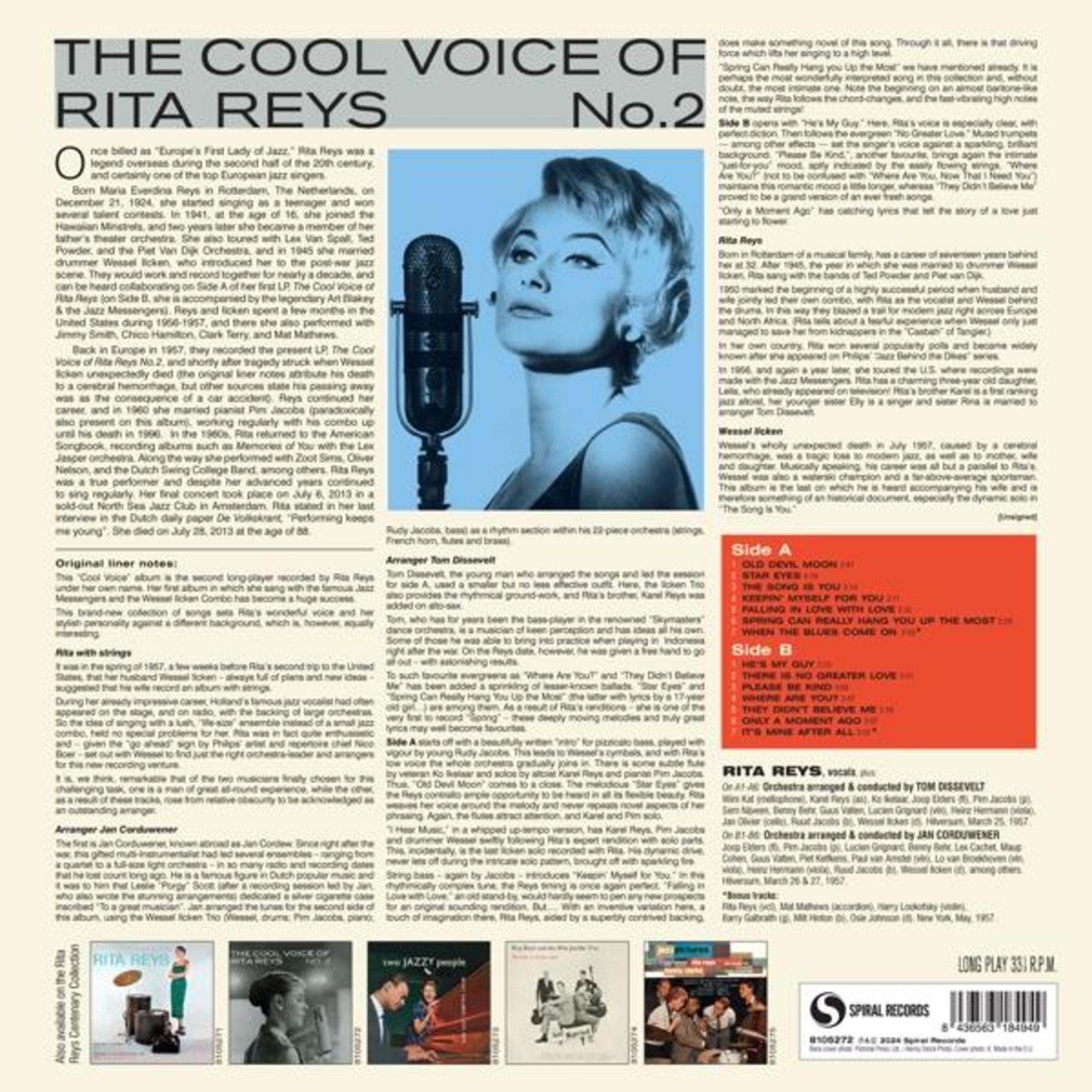 Rita Reys portret voor microfoon met albumdetails en songlijst.