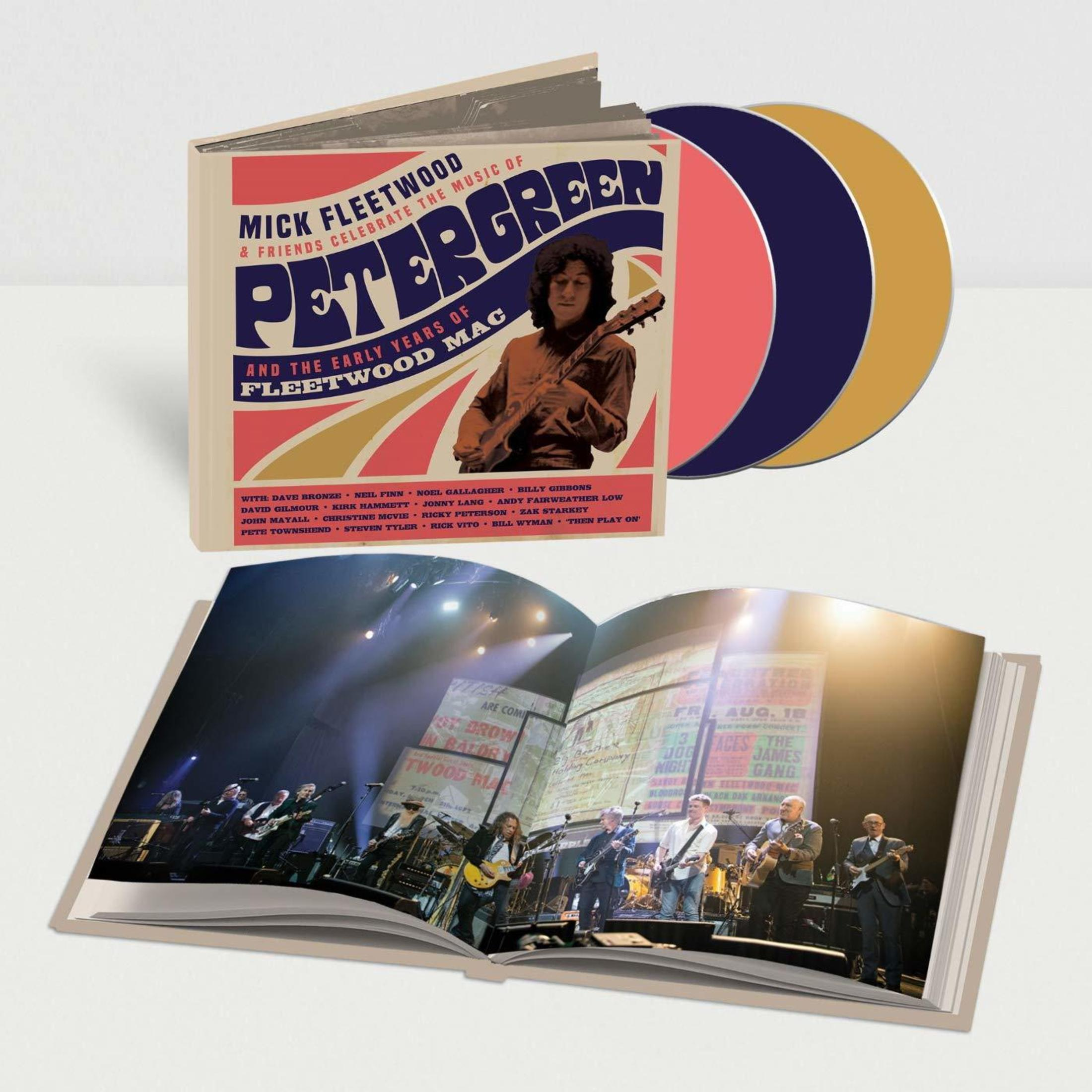 CD-boxset met Peter Green en een open boekpagina met een liveband op het podium.