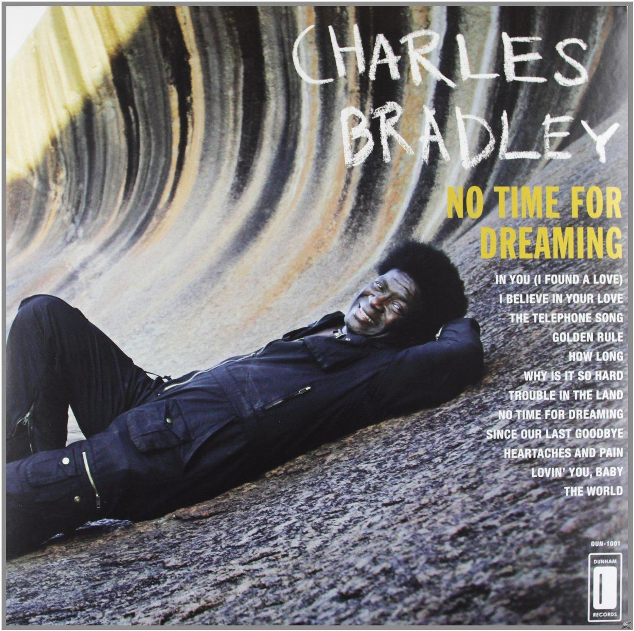 Charles Bradley ligt op een rots. Album: No Time For Dreaming.