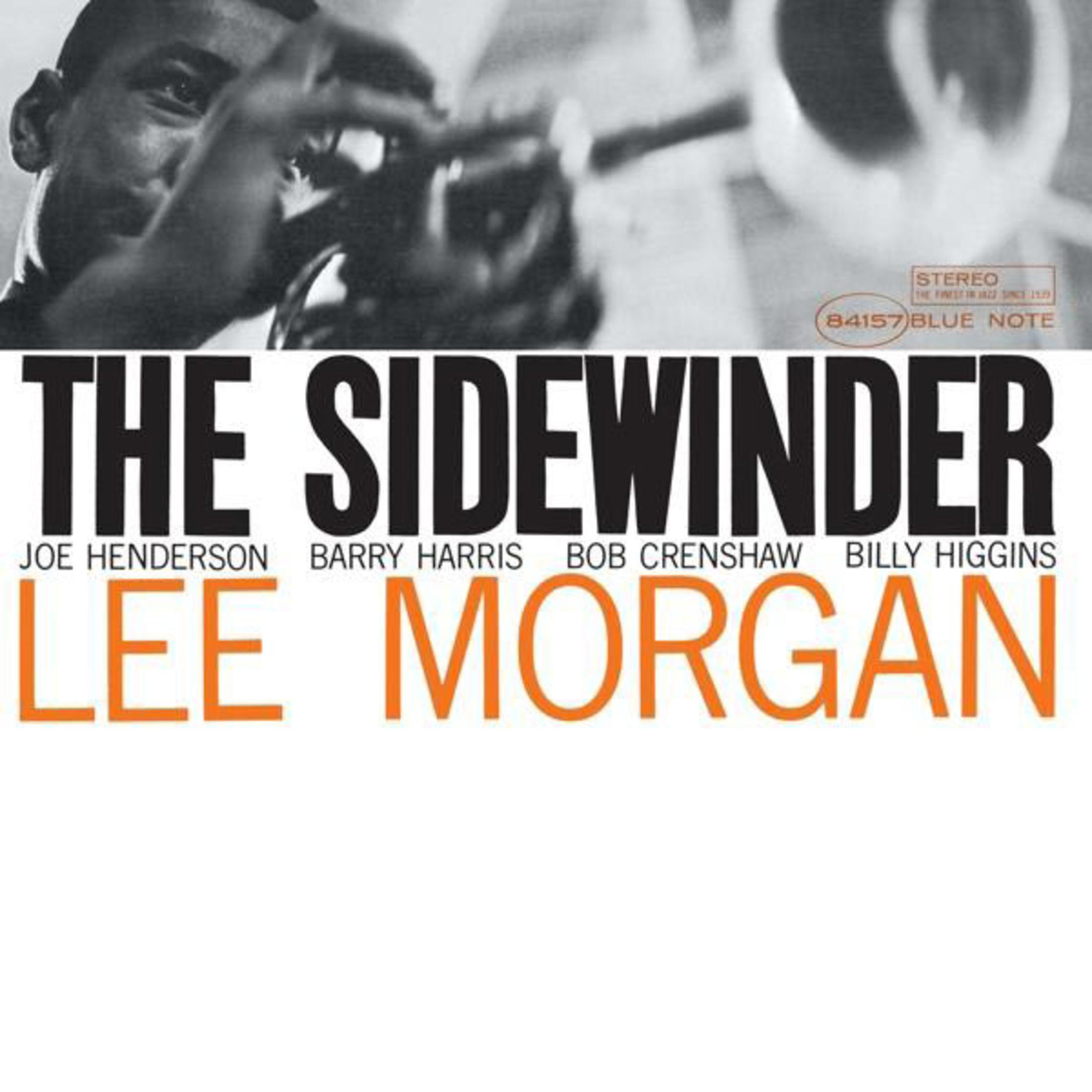 Albumhoes: Lee Morgan, The Sidewinder. Zwart-wit muzikant, zwarte tekst.