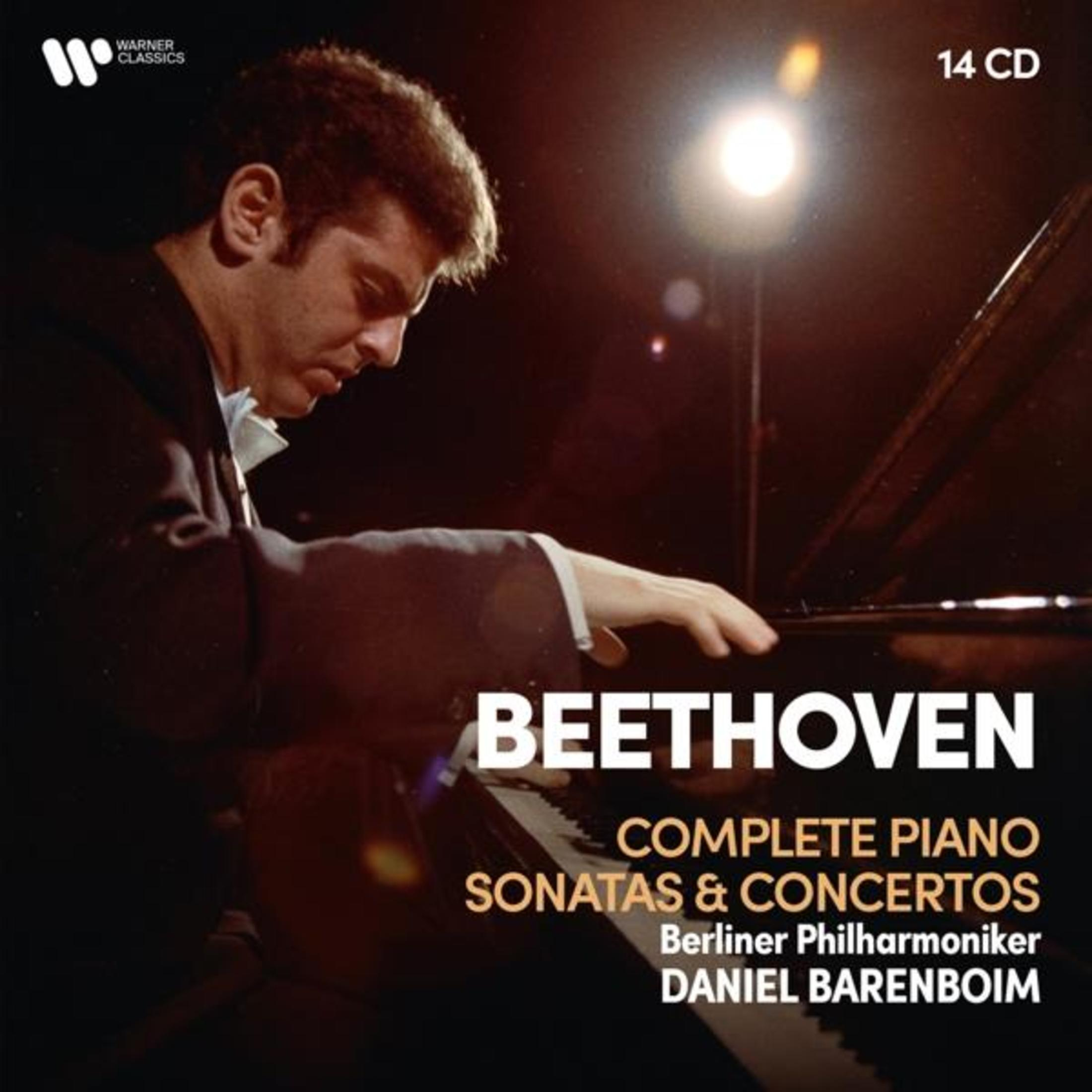 Een man speelt piano, met tekst "Beethoven Complete Piano Sonatas & Concertos".