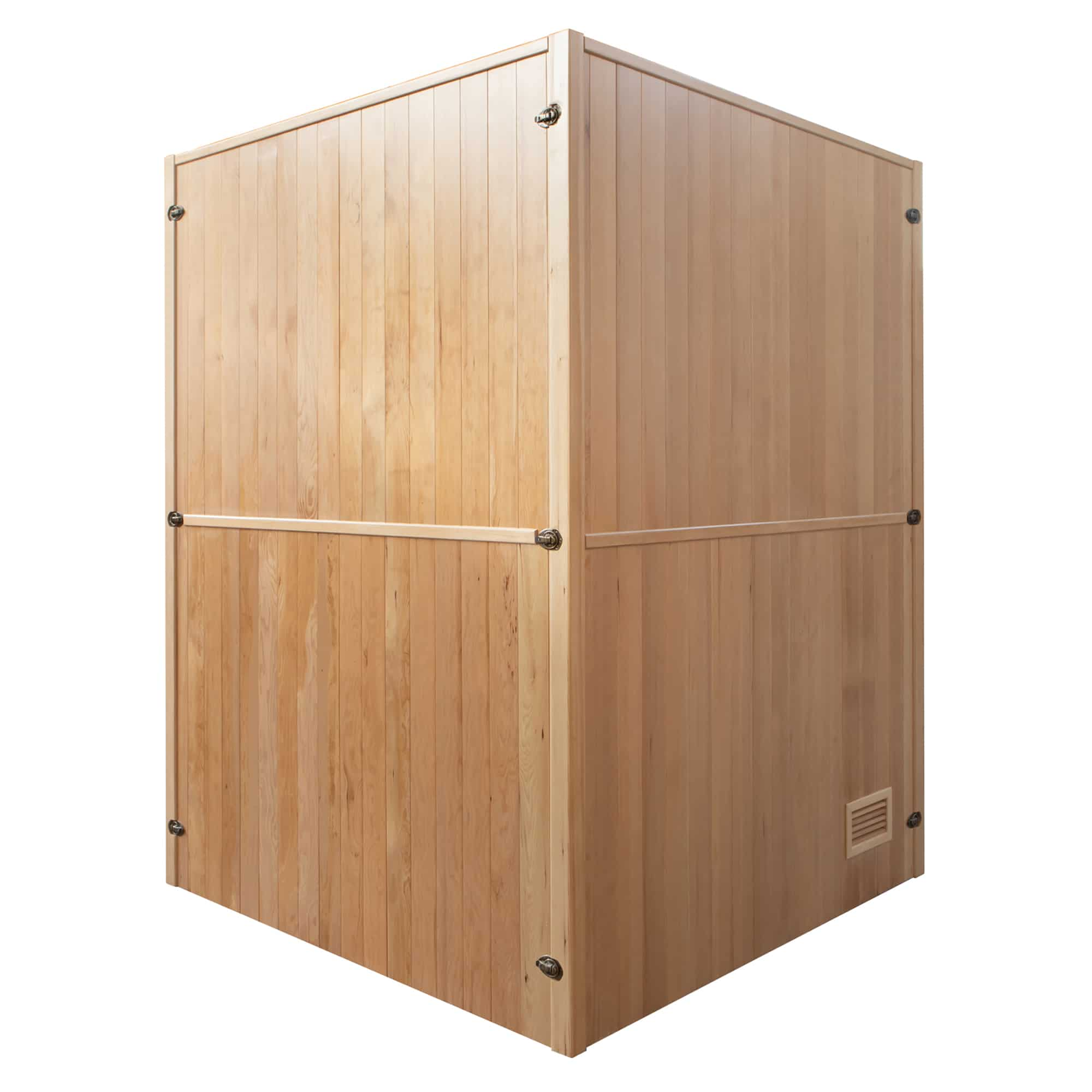 Un cubo de madera con tablas verticales y bisagras metálicas, fondo blanco.