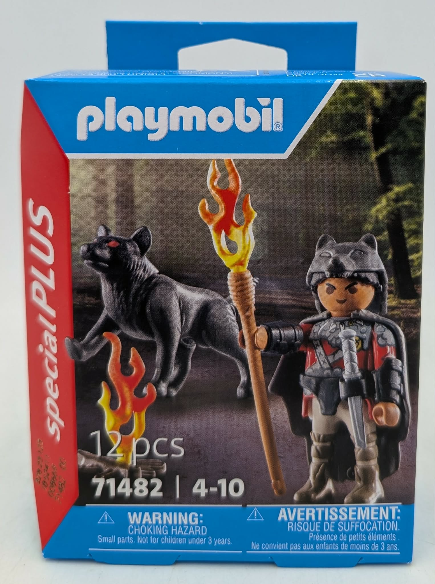 Playmobil-Box mit einem Ritter mit Wolfsmütze und einem schwarzen Wolf.