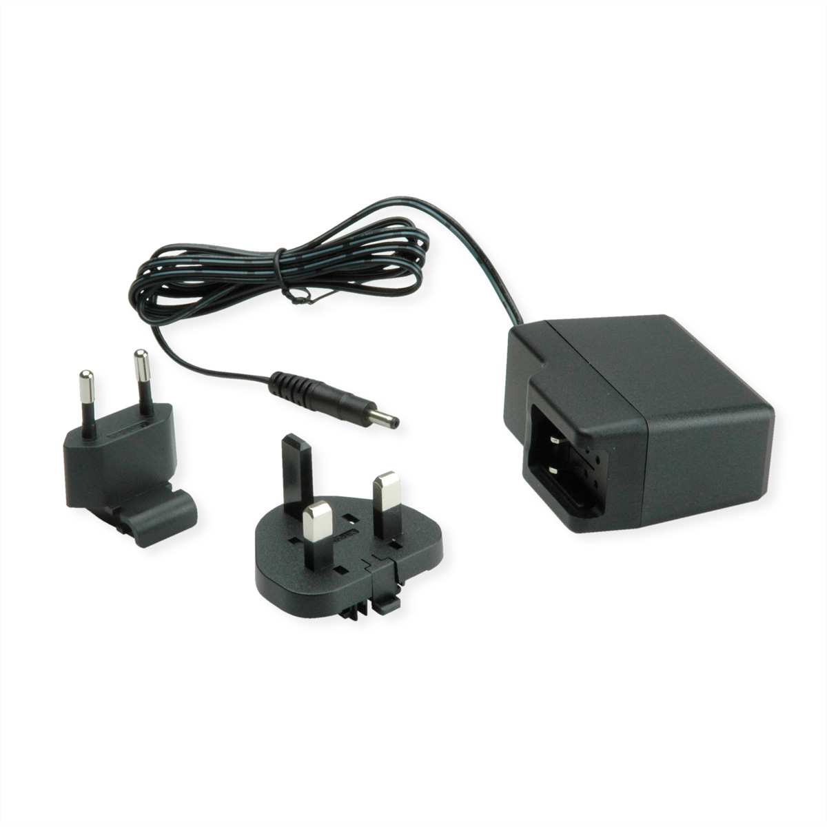Schwarzes Netzteil mit Kabel und drei austauschbaren Steckern.