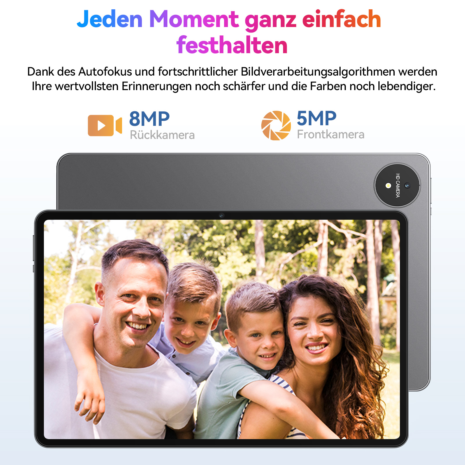 Familie lächelt in die Kamera, Tablet mit 8MP Rückkamera und 5MP Frontkamera.