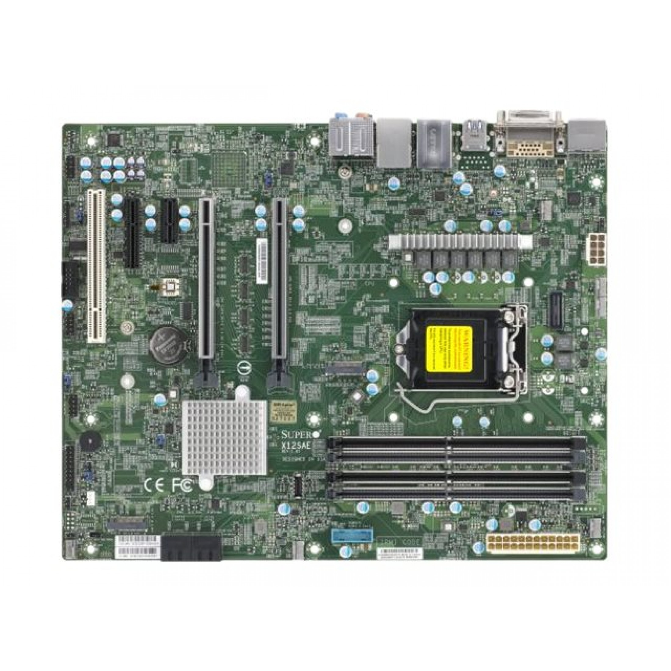Scheda madre verde con socket CPU, slot RAM e connettori.