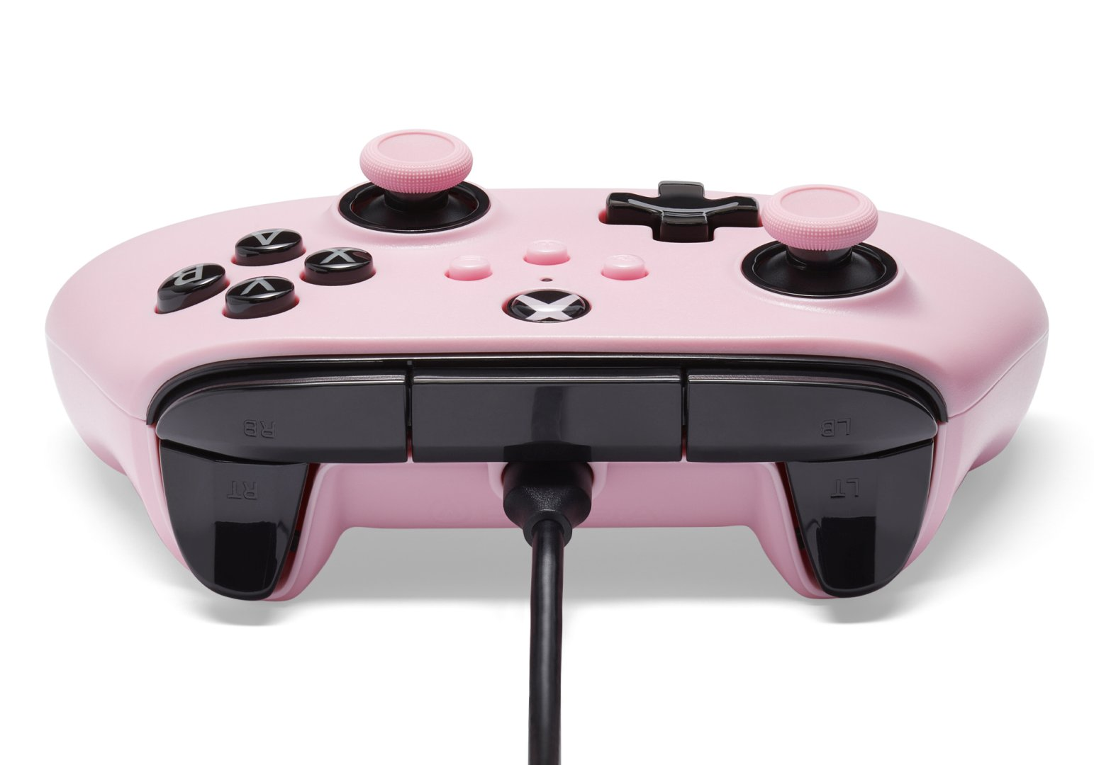 Różowy kontroler Xbox z czarnymi przyciskami i kablem.