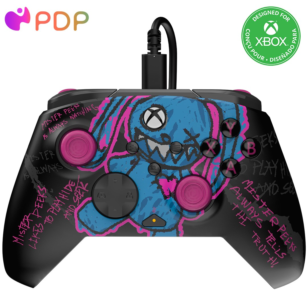Czarny kontroler Xbox z grafiką niebieskiego, różowego i białego królika z kreskówki. Logo PDP.