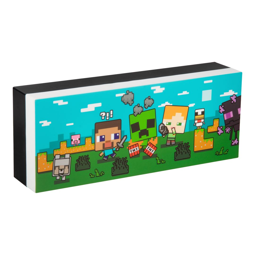 Postacie z Minecraft z Creeperem, TNT i Endermanem na zielonym krajobrazie.