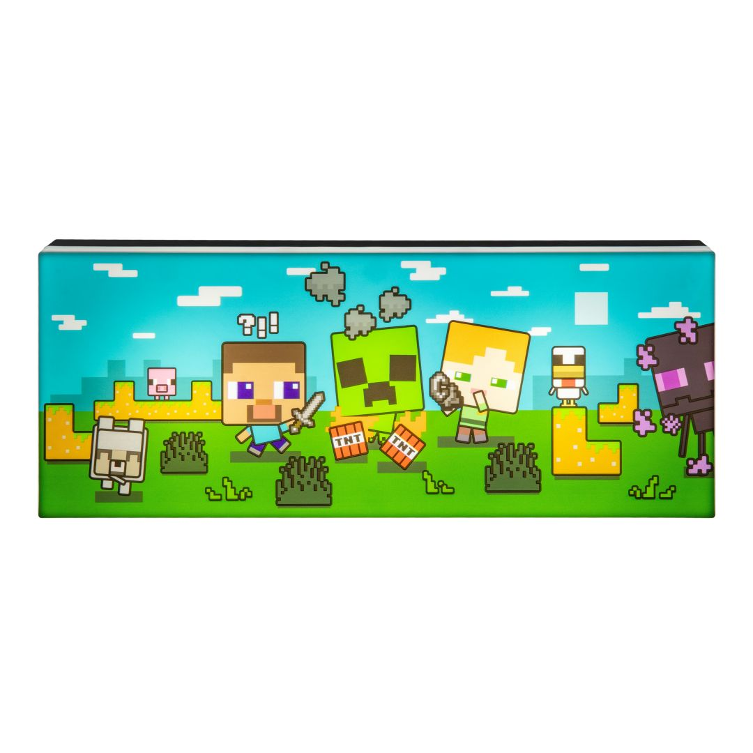 Postacie z Minecraft z TNT i świnią na zielonym polu.