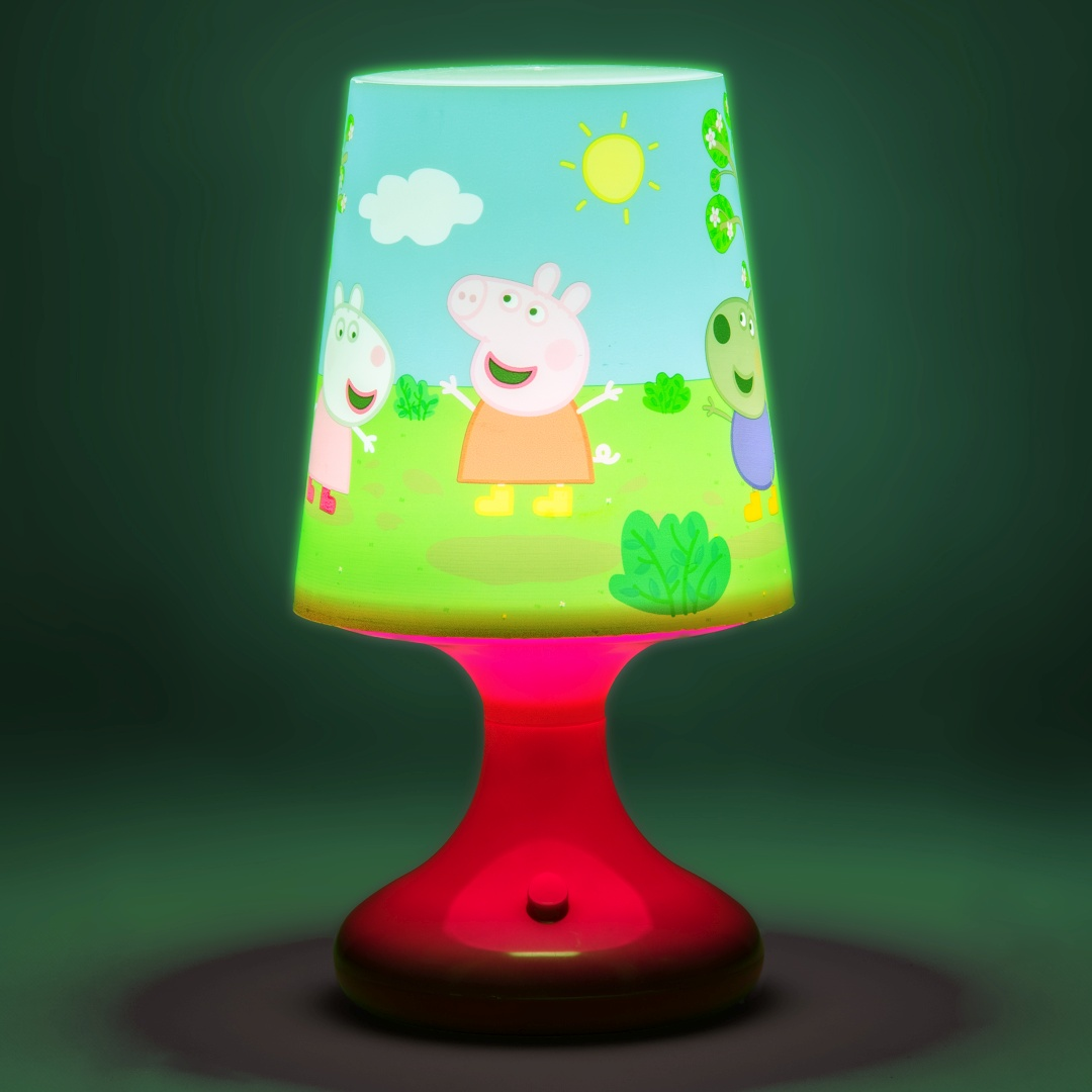 Lampa Peppa Pig z postaciami i słońcem na niebieskim niebie.