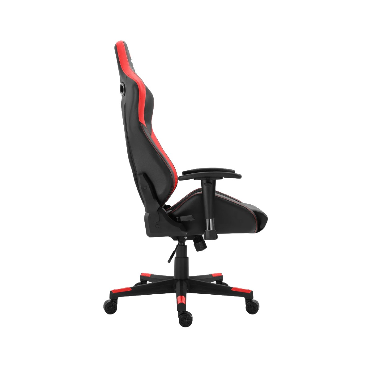 Una sedia da gaming nera e rossa con braccioli e ruote, vista di lato.