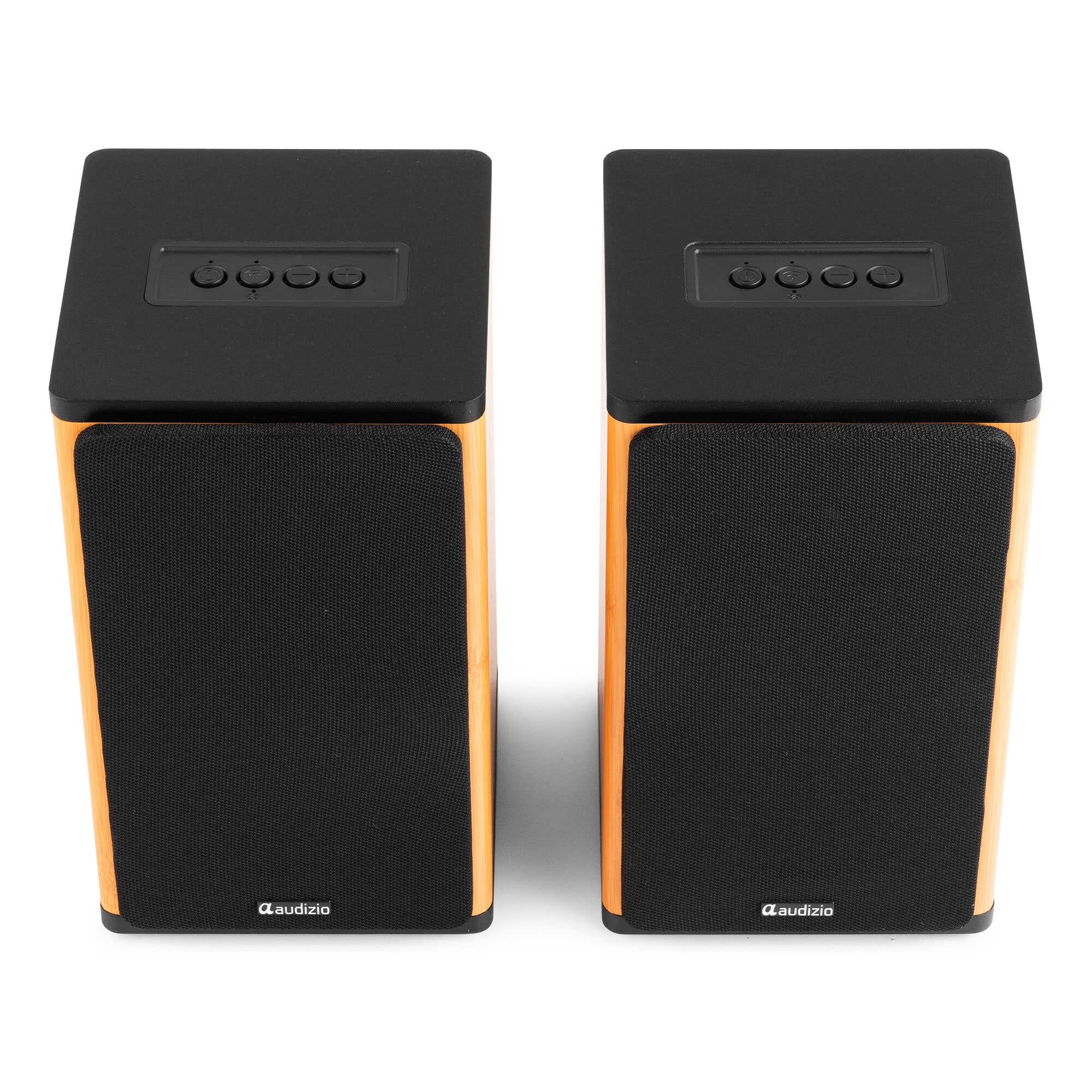 Dos altavoces negros con ribetes naranjas y botones de control arriba. Logo Audizio.