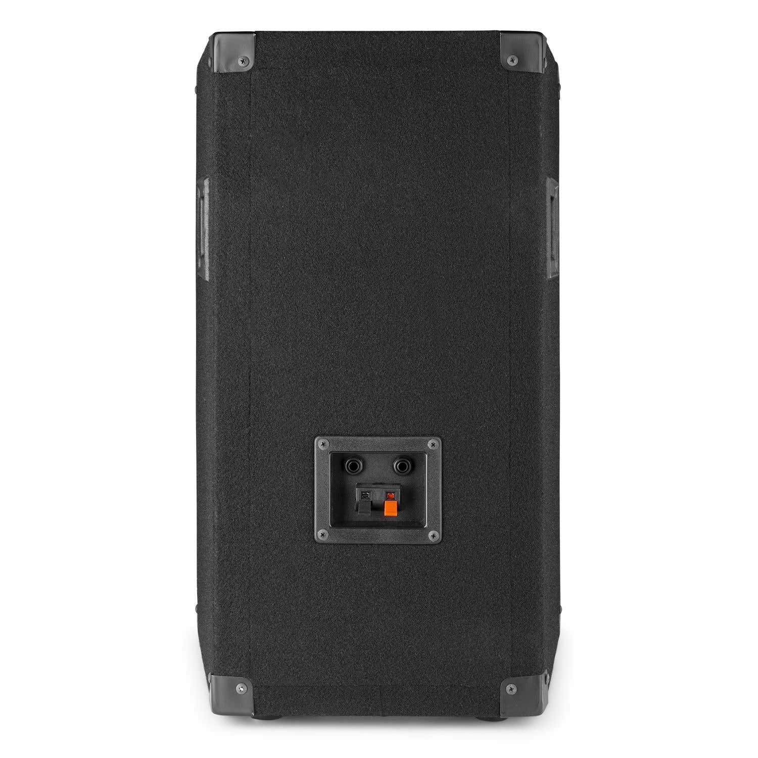 Un altavoz negro con conexión de terminal en la parte trasera.