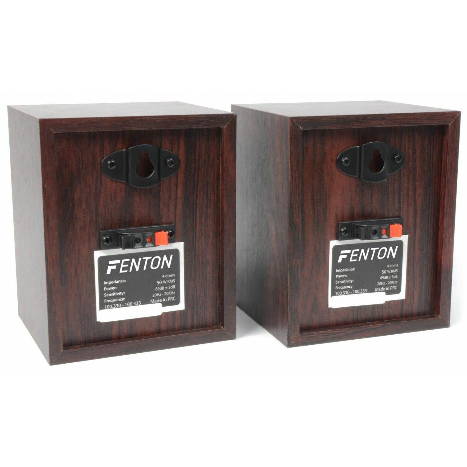 Dos altavoces marrones de madera con conectores y etiquetas plateadas.