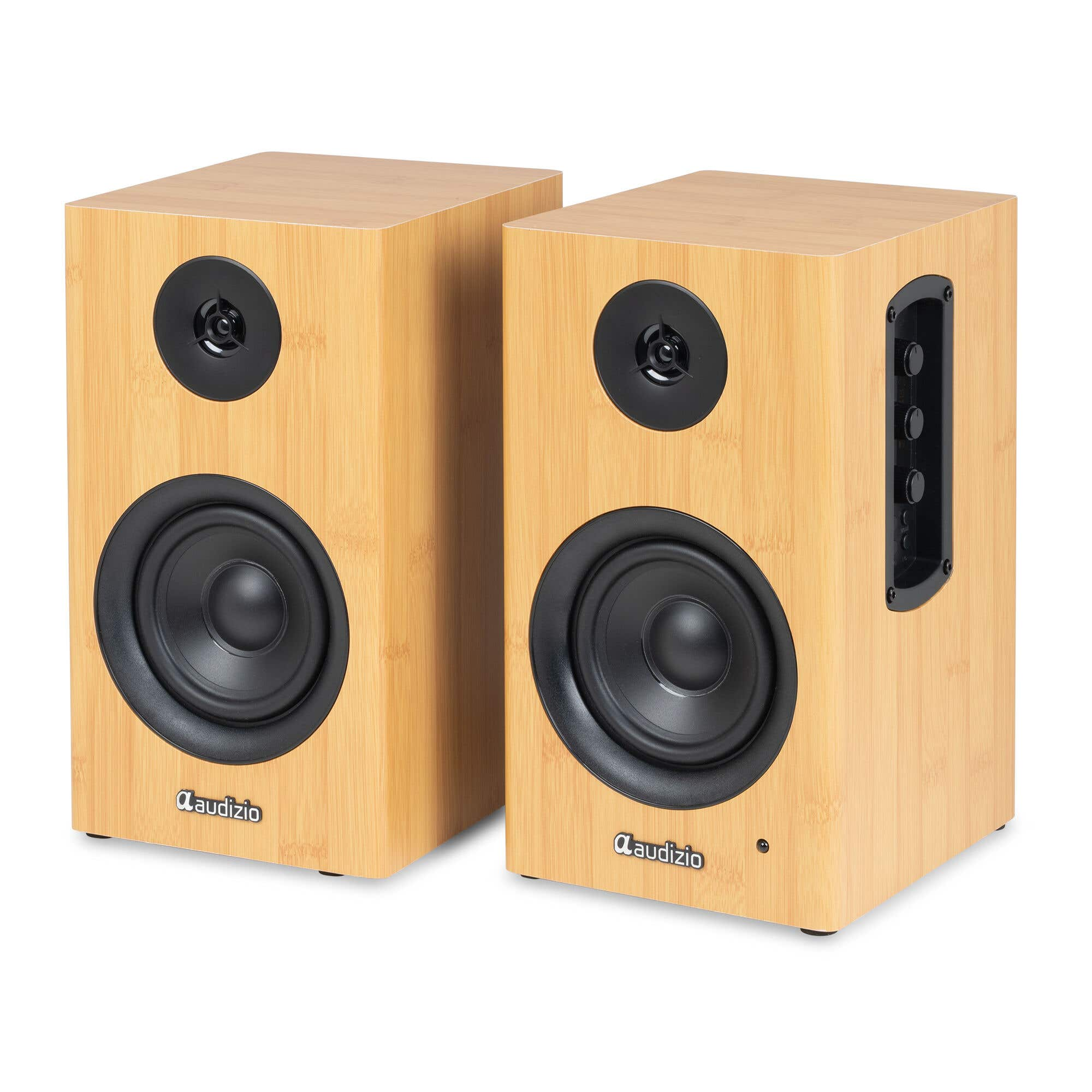 Dos altavoces compactos de madera con woofers y tweeters negros.