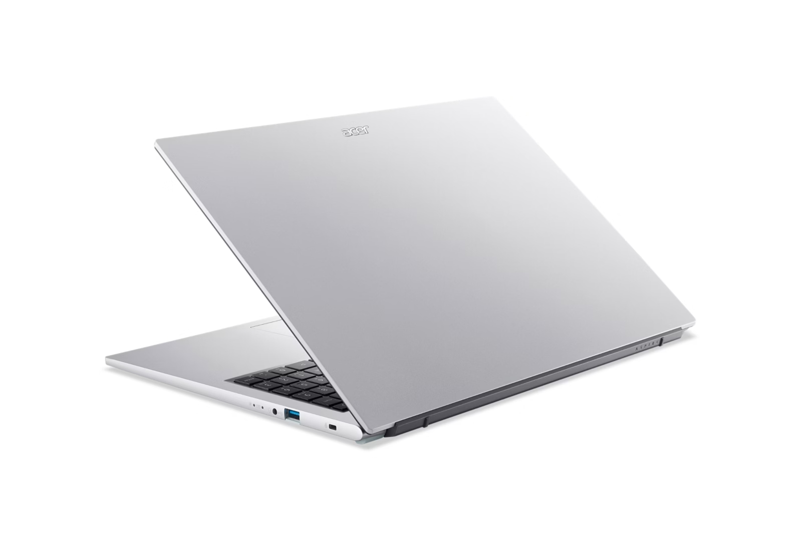 Un laptop argento con schermo aperto, tastiera visibile, su sfondo bianco.