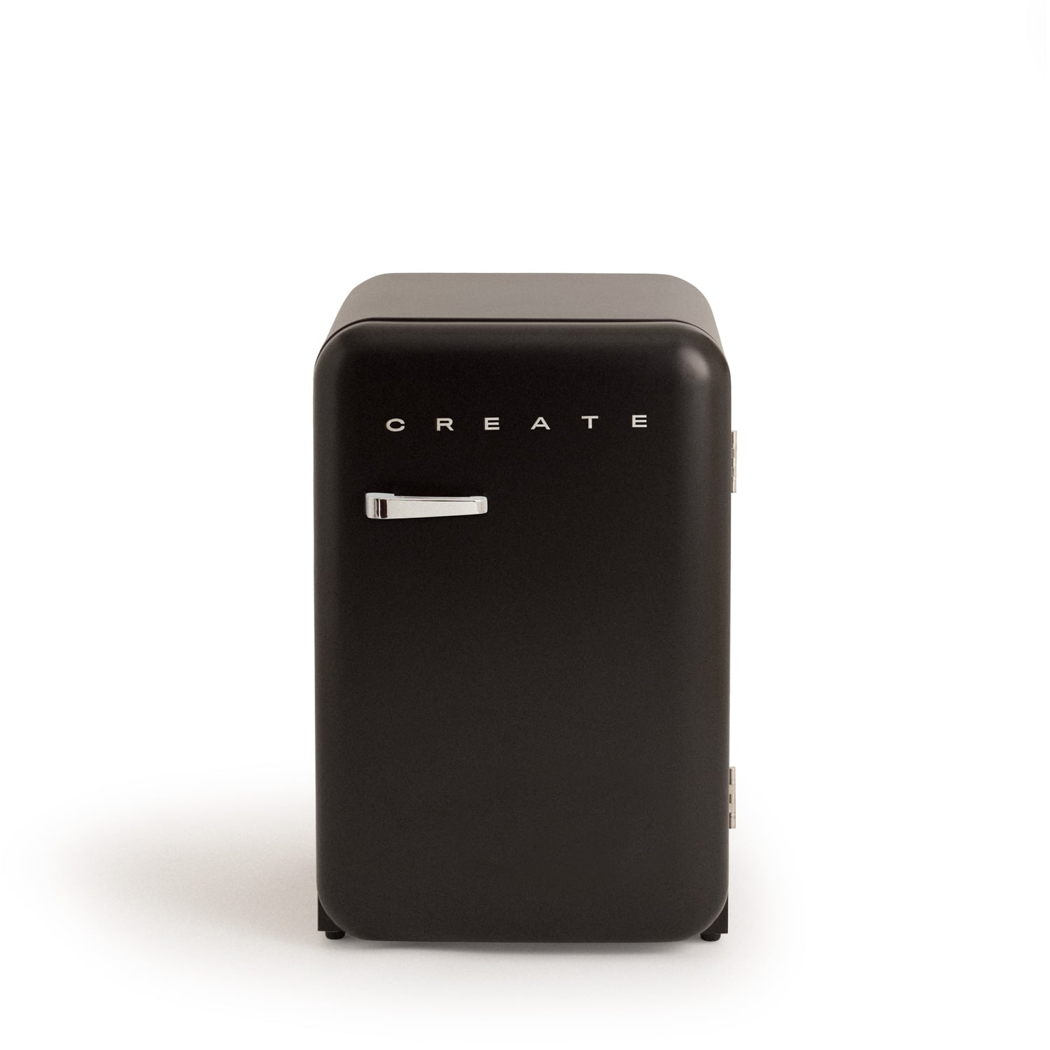 Un pequeño refrigerador negro con asa plateada, que muestra la palabra CREATE.