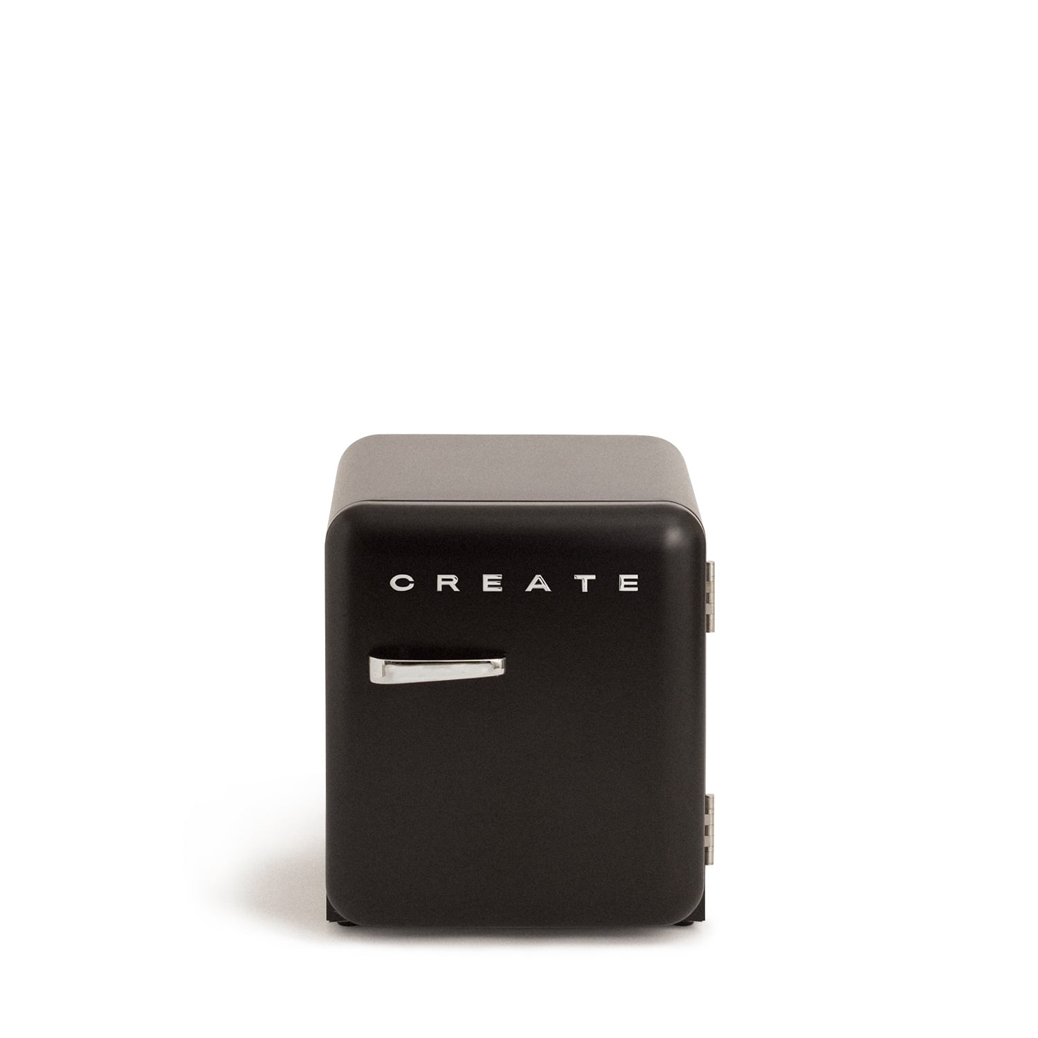 Una mini nevera negra con la palabra CREATE en la parte delantera.
