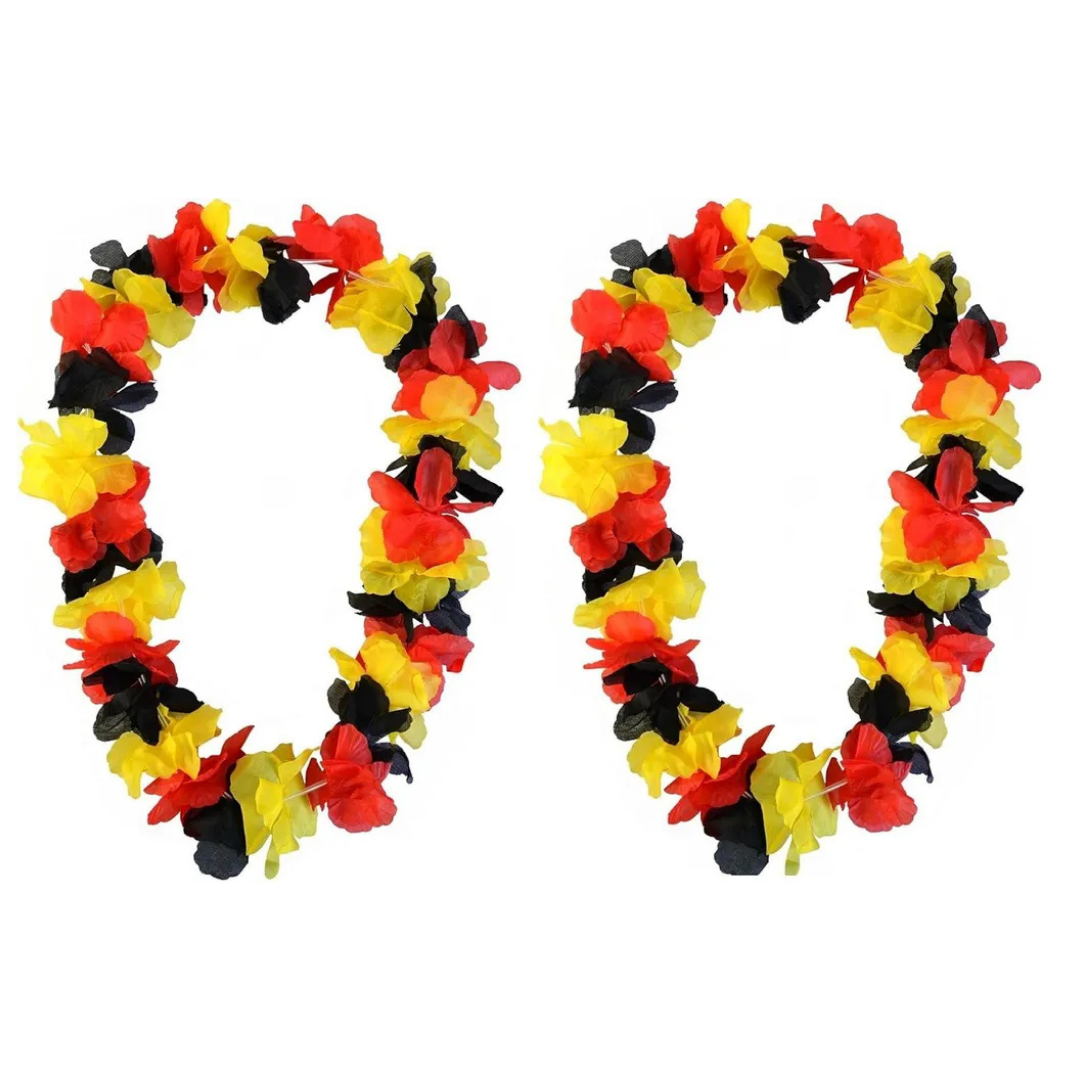 Zwei Girlanden aus Papierblumen in Schwarz, Rot und Gelb, auf weißem Hintergrund.