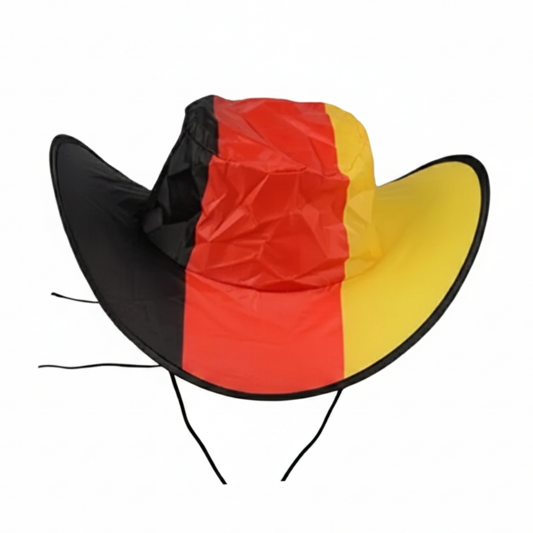 Ein Cowboyhut mit den Farben der deutschen Flagge: Schwarz, Rot und Gelb.