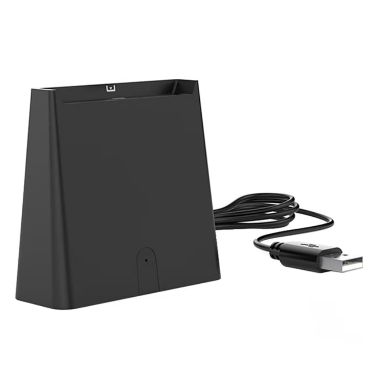 Ein schwarzes USB-Ladegerät mit Kabel auf weißem Hintergrund.