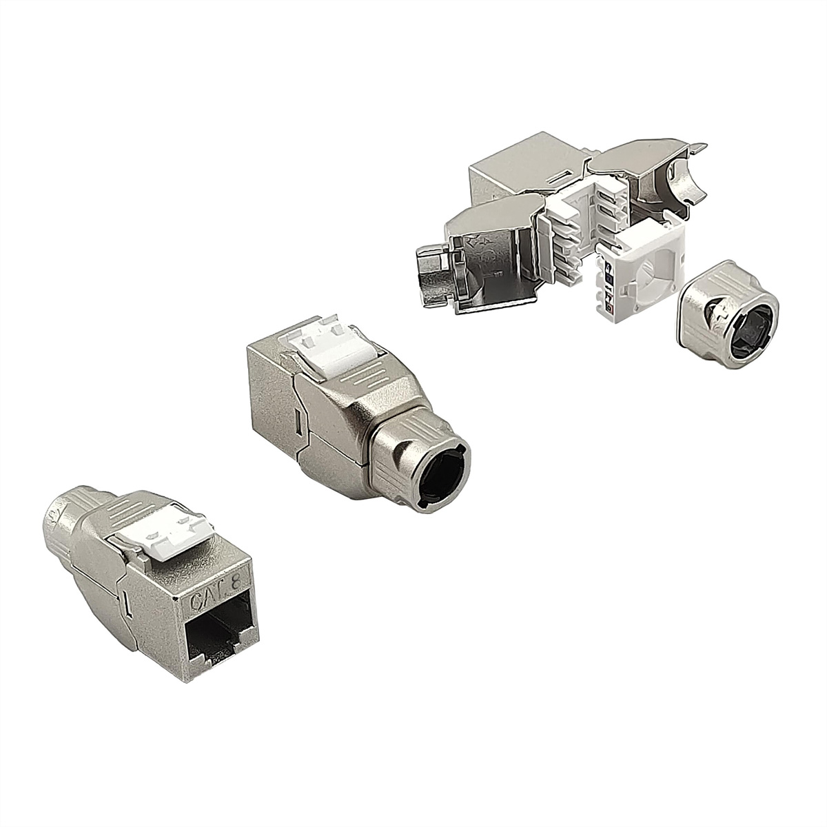 Ein silberner Netzwerkstecker mit weißem Haken und ein zerlegter Stecker.