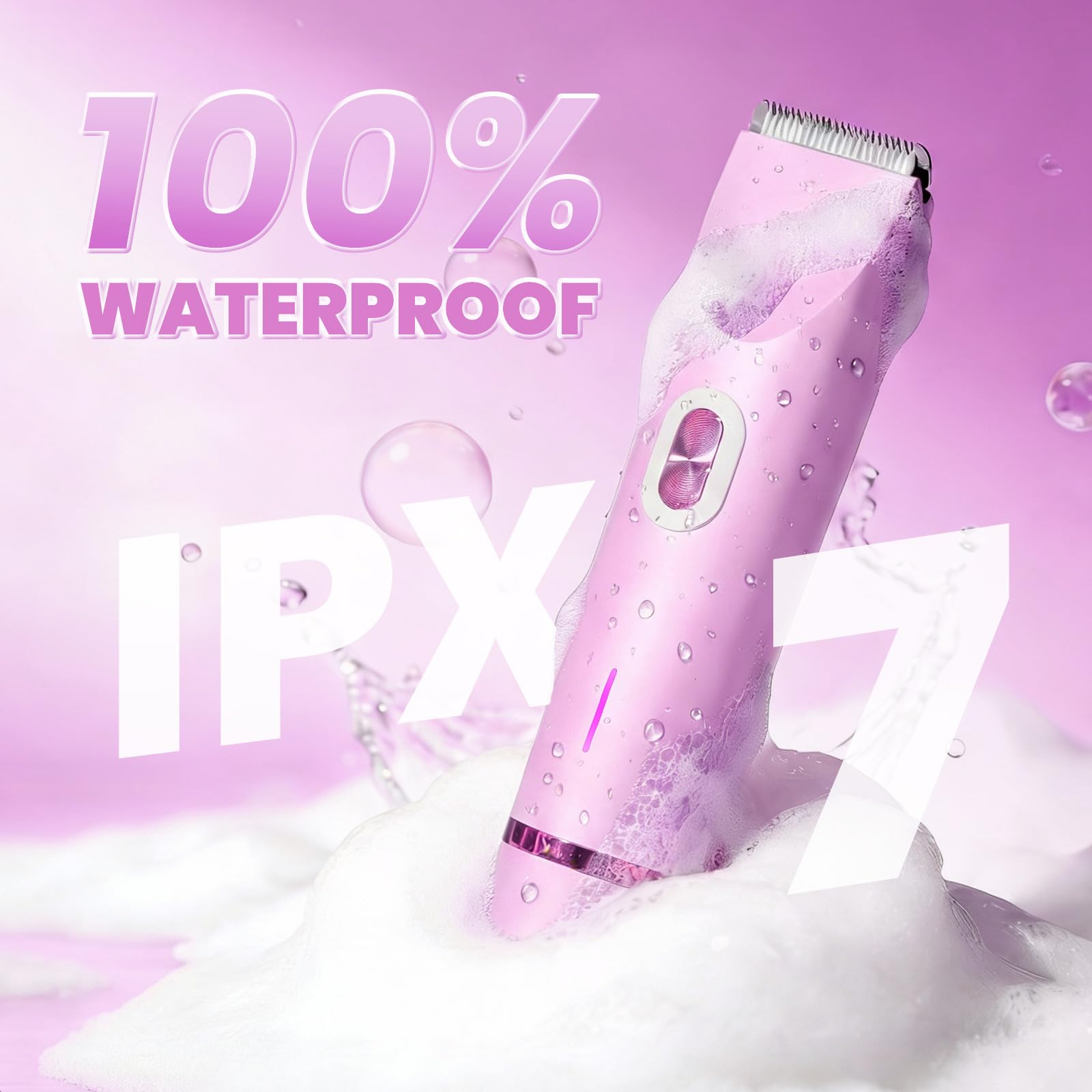 Ein pinker wasserdichter Haarschneider mit Schaum und Wassertropfen.
