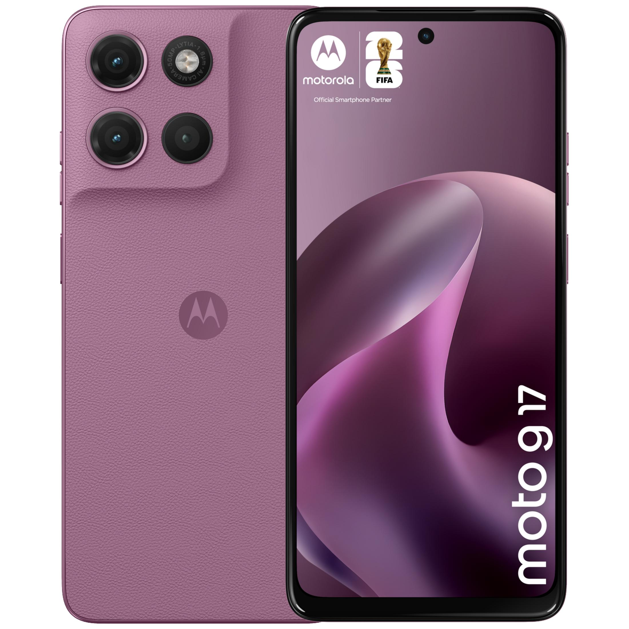 Uno smartphone Motorola Moto G17 viola con tre fotocamere posteriori e il logo FIFA sullo schermo.