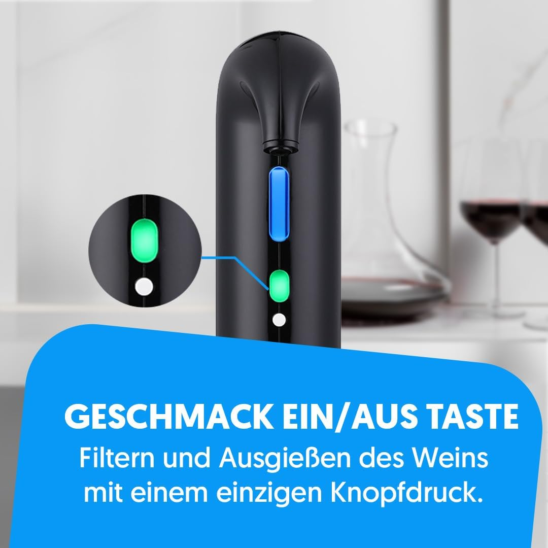 Schwarzer elektrischer Weinspender mit grünen und blauen Lichtern. Wein Karaffe und Gläser im Hintergrund.
