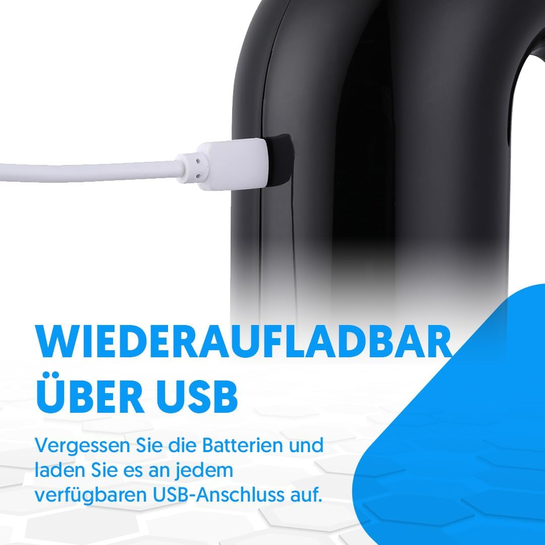 Ein weißes USB-Kabel ist in ein schwarzes Gerät gesteckt. Wiederaufladbar über USB.