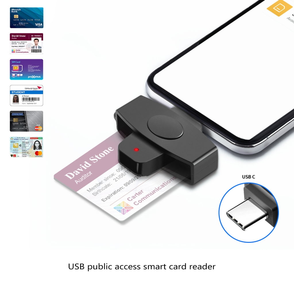 Ein schwarzer Kartenleser steckt in einem Smartphone. Mehrere Karten sind sichtbar.