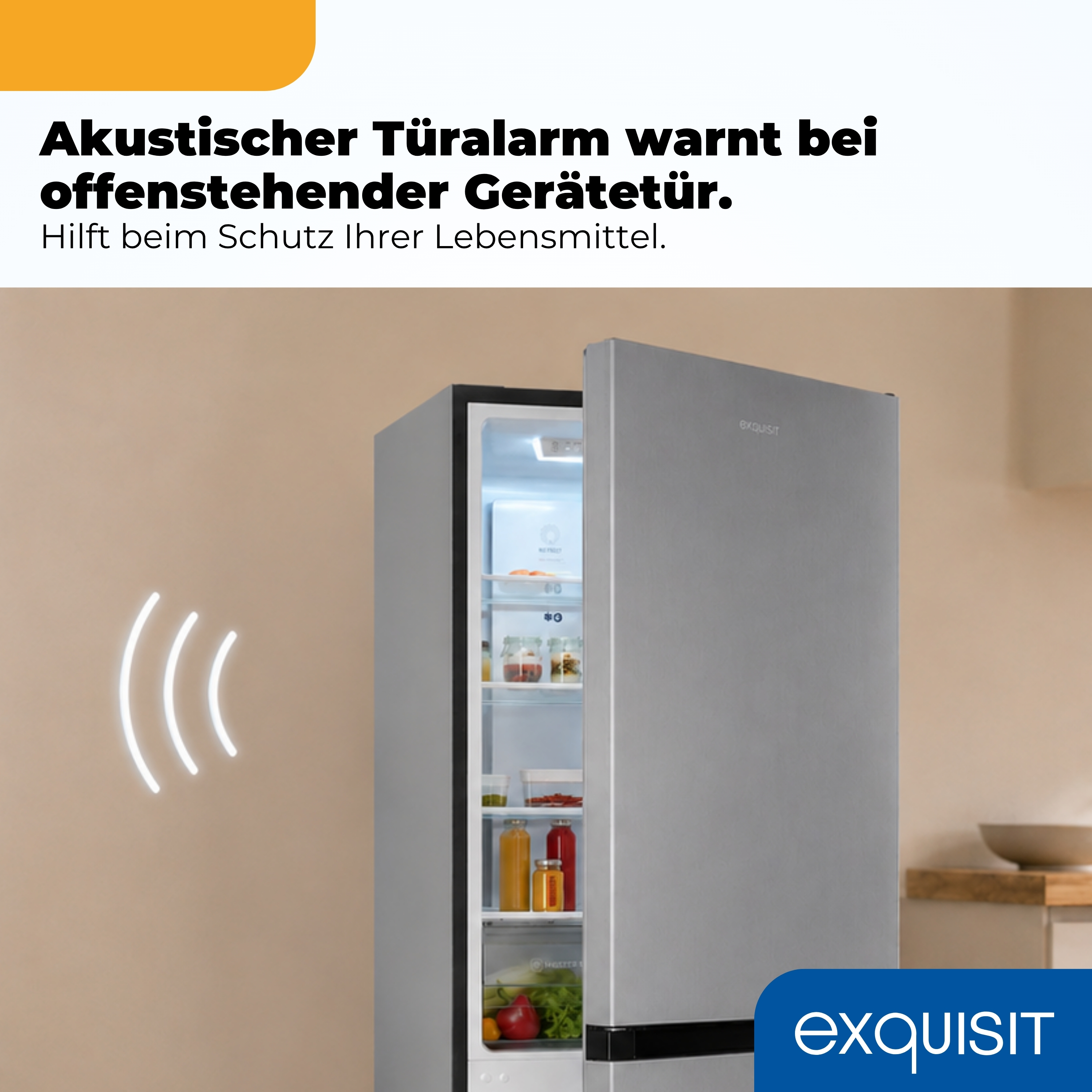 Ein silberner Kühlschrank mit offener Tür, Lebensmittel sichtbar. Warnsymbole leuchten.