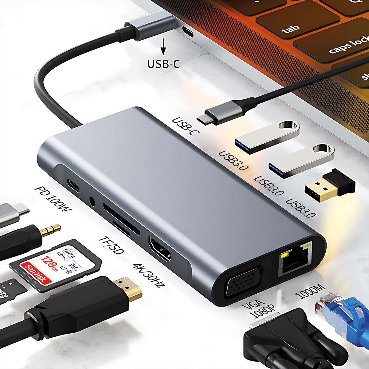 Eine silberne USB-C-Dockingstation wird an einen Laptop angeschlossen, mit Anschlüssen für PD 100W, TF/SD, 4K/30Hz, VGA, 1000M.