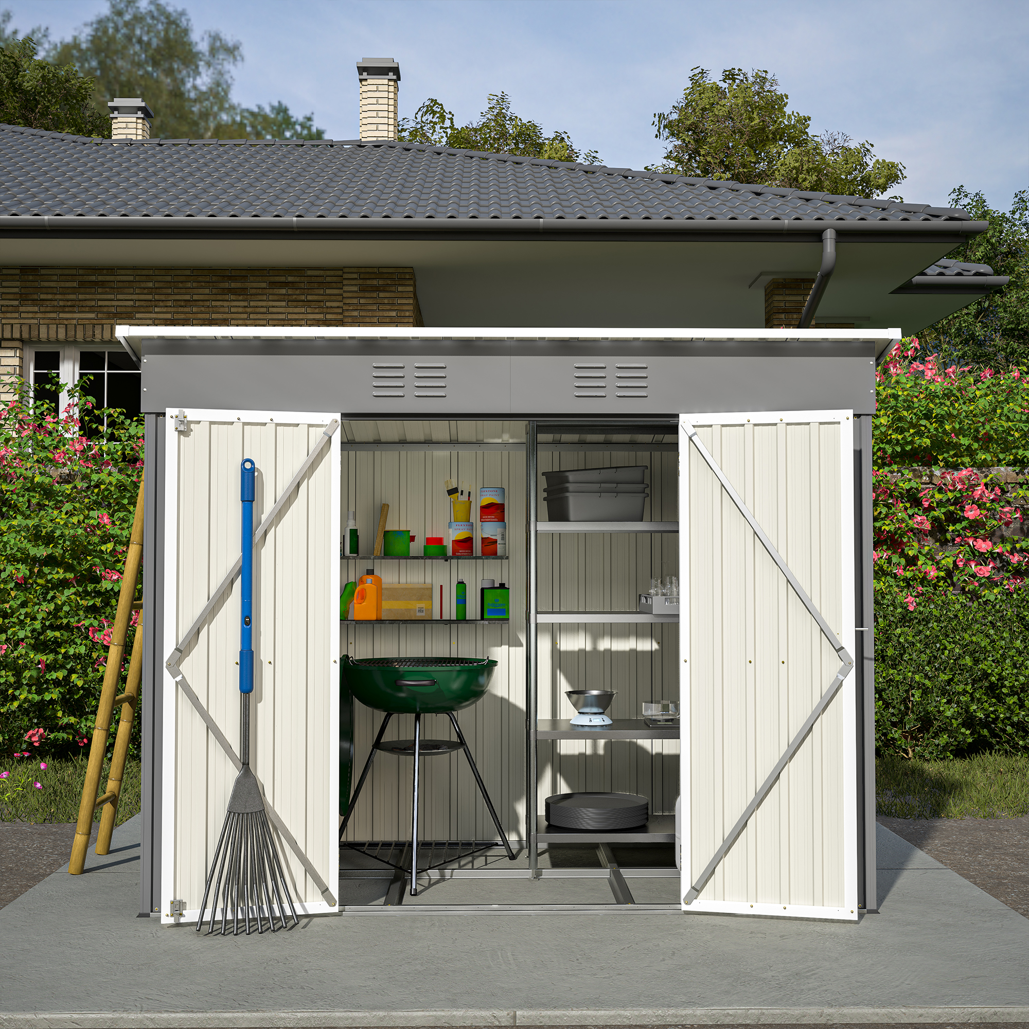 Ein offener Gartenschuppen mit Grill, Rechen, Leiter und Regalen voller Vorräte.