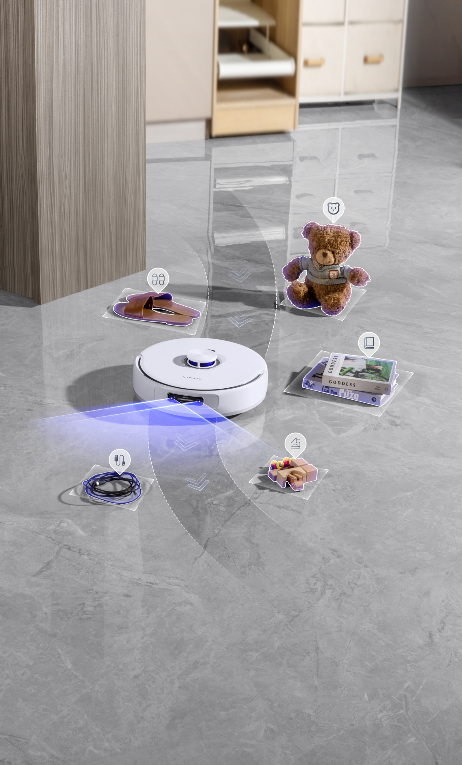 Ein weißer Saugroboter identifiziert Hausschuhe, Teddybär, Bücher, Kabel und Spielzeug auf Marmorboden.