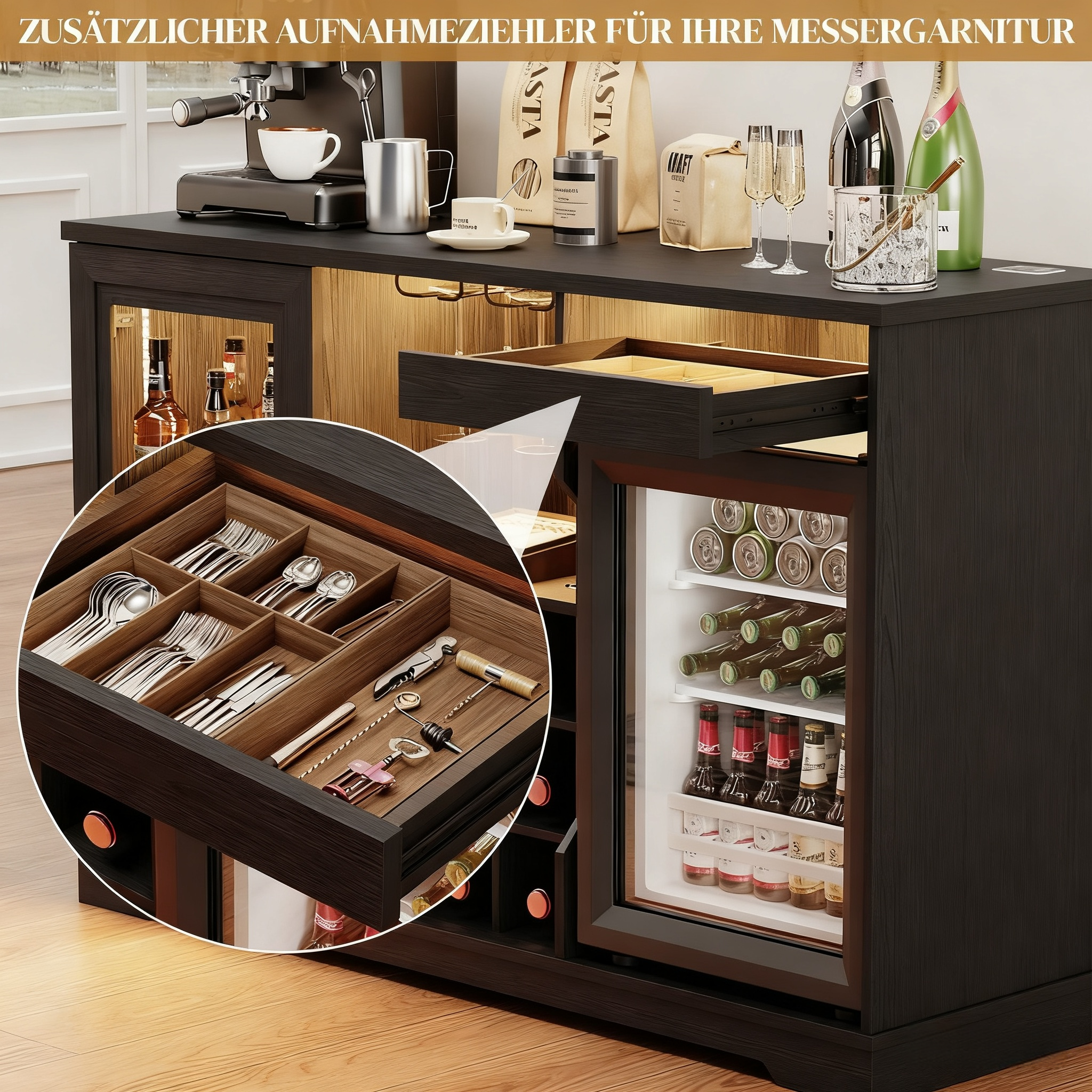 Dunkler Bartresen mit Espressomaschine, Gläsern, Flaschen und bestückter Schublade.