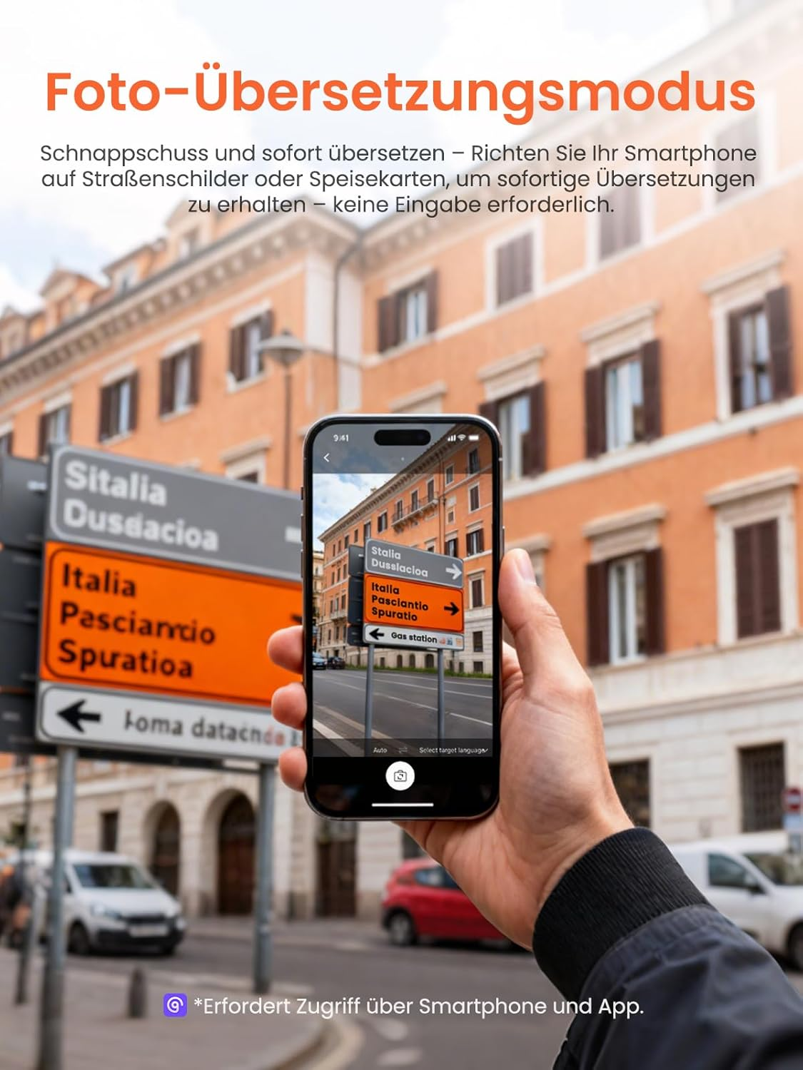 Hand hält Smartphone, das Straßenschilder in Rom übersetzt.