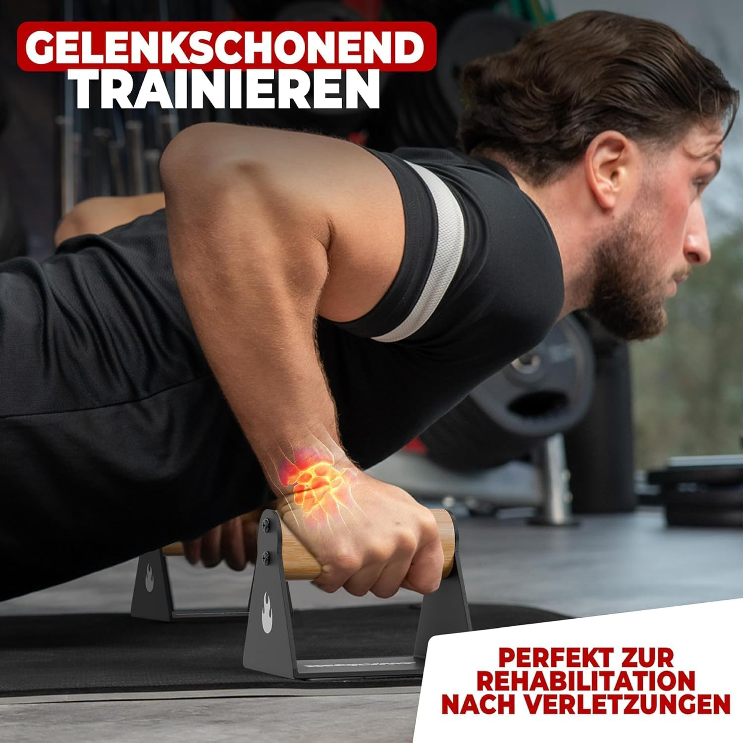 Mann macht Liegestütze mit Griffen, Handgelenk mit Schmerzvisualisierung.