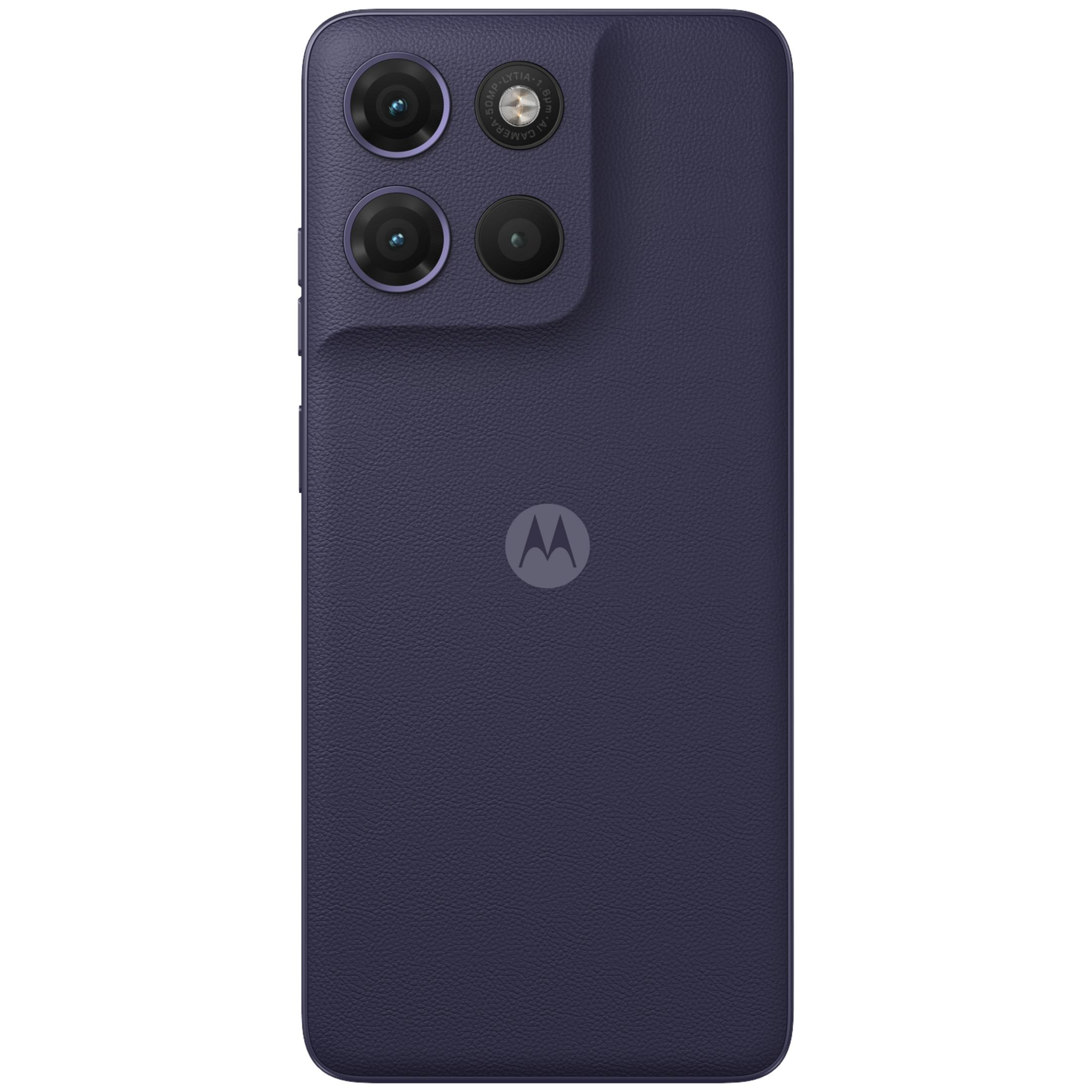 Rückseite eines dunkelblauen Smartphones mit drei Kameras und einem Motorola-Logo.