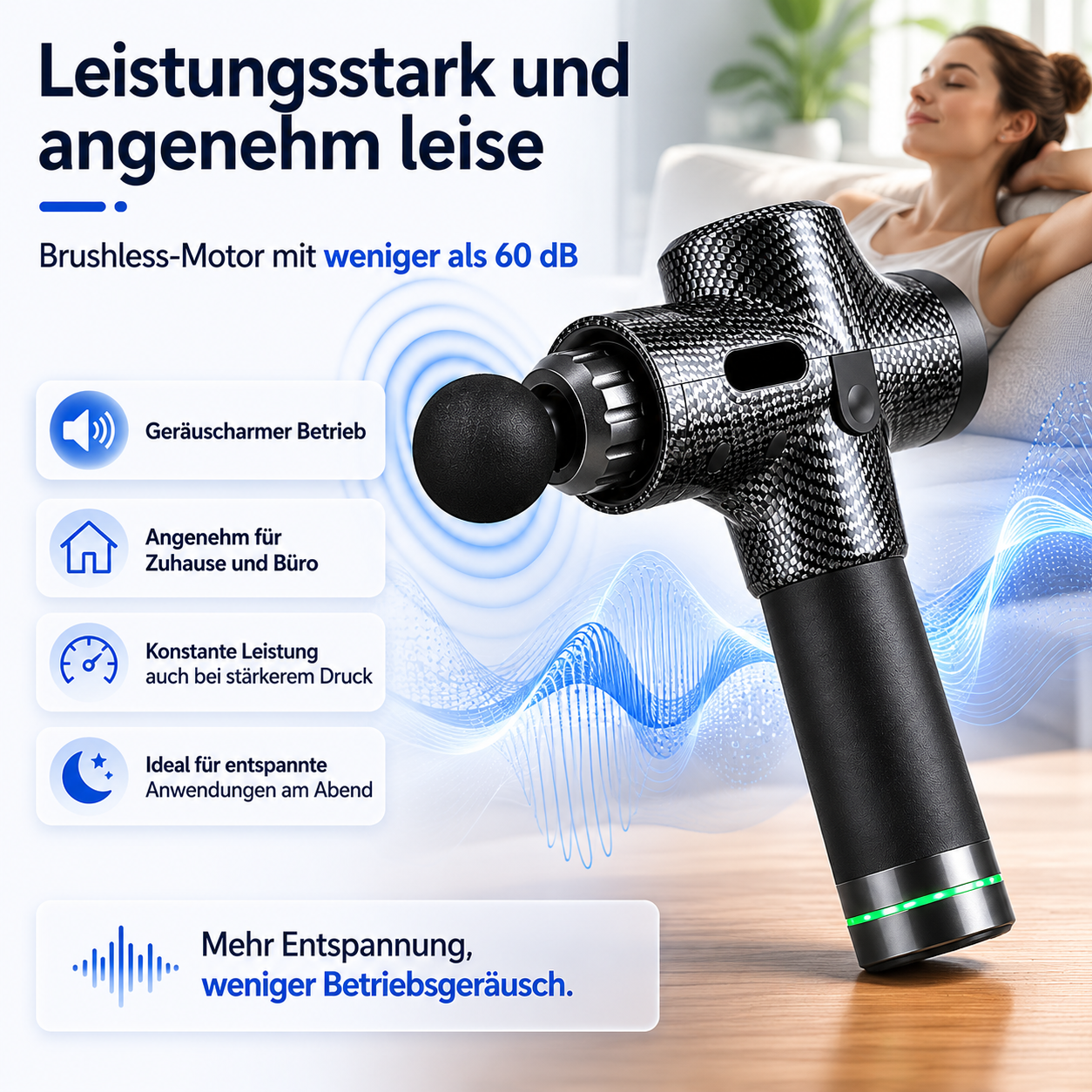Massagepistole mit Carbonmuster, leise, mit Frau im Hintergrund.