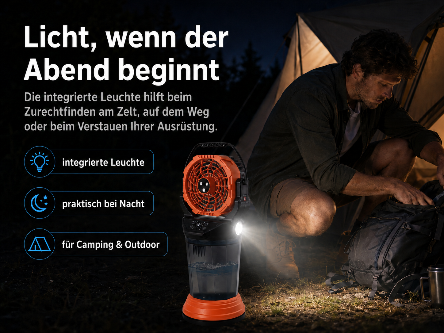Mann packt Rucksack neben beleuchtetem Campinglüfter und Zelt.