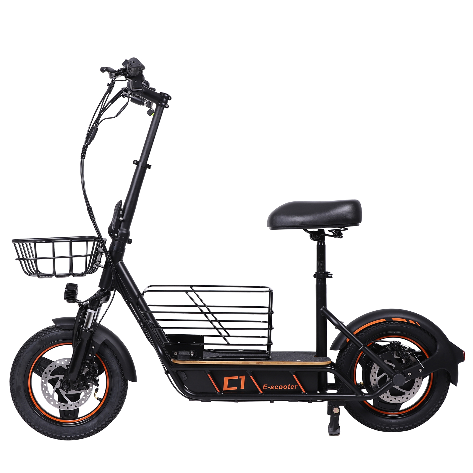 Schwarzer E-Scooter mit Sitz, Vorder- und Hinterkorb, weißen Felgen und orangefarbenen Akzenten.