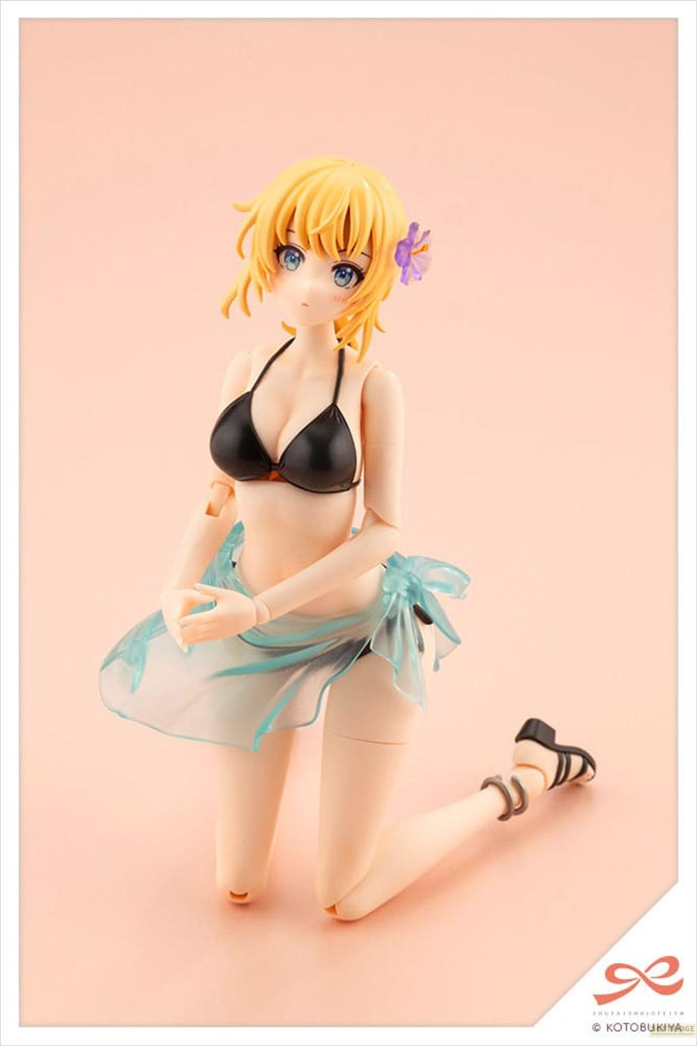 Eine Figur mit blondem Haar, blauen Augen trägt einen schwarzen Bikini und einen durchsichtigen Rock.