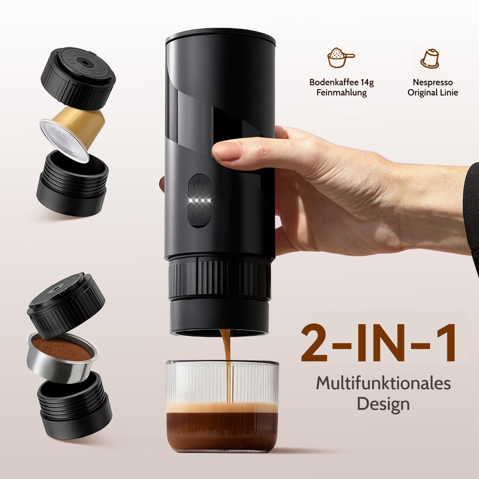 Ein schwarzer Kaffee-Extraktor mit Kapsel und Kaffeepulver daneben.
