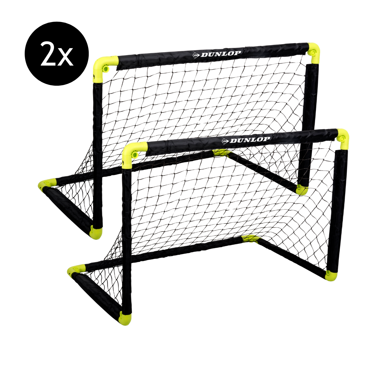 Twee zwarte voetbaldoelen met gele hoeken en Dunlop logo.