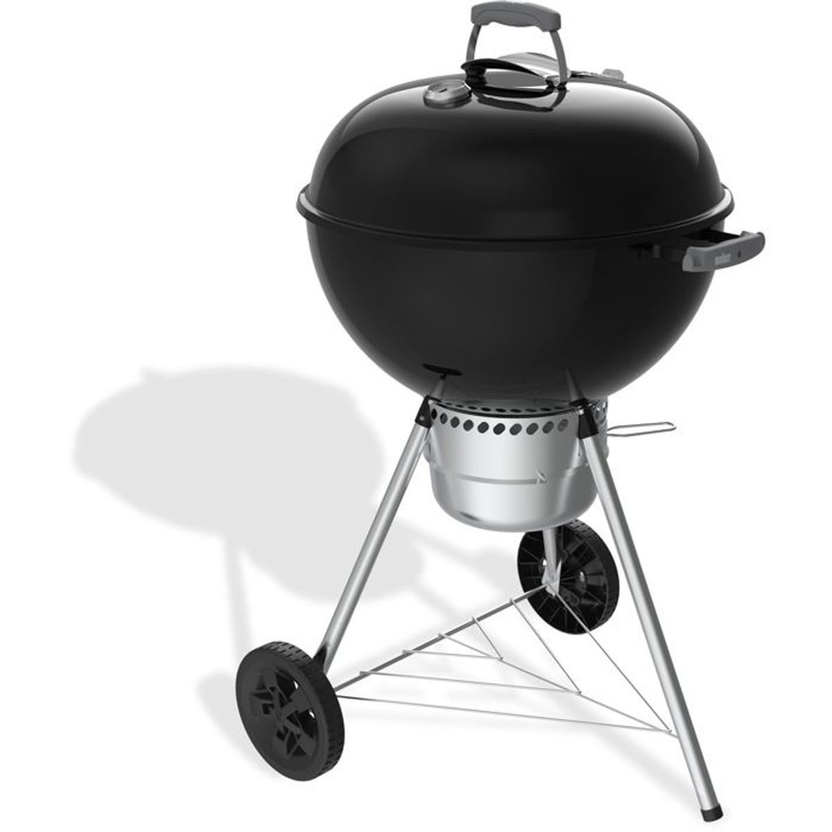 Ein schwarzer Kugelgrill auf silbernen Beinen mit zwei Rädern.